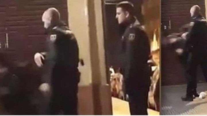 Αστυνομικός πλακώνει στο ξύλο ανυπεράσπιστη γυναίκα (βίντεο)
